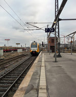 Der Stadler-KISS 445 100 der ODEG erreicht am 15.12.2016 auf dem Weg nach Wittenberge Berlin-Ostbahnhof.