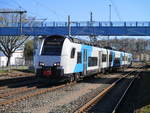 Einfahrt für den ODEG 4746 304,am 22.April 2020,als RE Sassnitz-Rostock,in Bergen/Rügen.