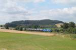 Zwei  Vogtland Zwerge  oder auch  Schlümpfe  ziehen einen Kesselzug bei Lengenfeld in Richtung Weiden in der Oberpfalz zum Tanklager Hauer.