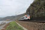 Nachschuss auf 305 + 301 als SE25012 Frankfurt/Main - Neuwied beim Bahnübergang Niedertalbach kurz vor Kaub.