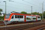   Der VT 114 (95 80 0615 114-5 D-VIAS / 95 80 0615 614-4 D-VIAS) der VIAS - Odenwaldbahn f�hrt am 18.08.2014 im Hbf Hanau vom Abstellbereich zum Bahnsteig.
