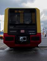 Unter der Federfhrung der Firma Stadler entstehen derzeit neue Zge fr die S-Bahn Berlin, die die Baureihen 483 (Viertelzge) und 484 (durchgehende Halbzge) tragen.