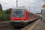 RE 13291 von Berlin-Gesundbrunnen nach Warnemünde bei der Durchfahrt am Abend des 04.08.2017 in Rostock-Bramow.