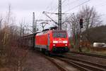 DBS/RSC EG 3113 rauscht hier mit dem EZ-Z 44781(kann 835m Zug)der immer gut an den leeren Autotransportwegen zu erkennen ist durch Schleswig. 18.03.2014