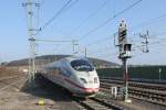 Ein ICE nach Kln Hbf bei der Einfahrt in den Bahnhof von Montabaur...(Montabaur, 22.03.2012)