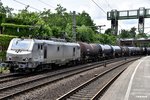 37005 zog einen tanker durch hh-harburg,15.06.16