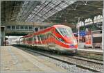 Der FS Trenitalia ETR 400 031 ist als Frecciarossa FR 6647 um 11:48 in Lyon Perrache unter der mächtigen Halle angekommen und bleibt bis zur Rückfahrt um 13:11 als FR 6654 nach Paris gleich