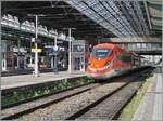 Der FS Trenitalia ETR 400 031 ist als Frecciarossa FR 6647 um 11:48 in Lyon Perrache unter der mächtigen Halle angekommen und bleibt bis zur Rückfahrt um 13:11 als FR 6654 nach Paris gleich