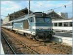 BB 67357 mit einen Schnellzug nach Caen in Tours am 22.