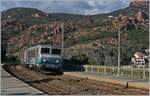 Die SNCF BB 22308 fährt mit ihrem TER 17486 von Nice nach Marseille durch die Haltstelle Anthéor (Cap-Roux). 

24. März 2025