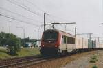 Vom Bahnsteig fotografiert wurde am 13 Juni 2006 SNCF Astride 36004 mit Containerzug beim durchfahren von Antwerpen-Luchtbal.