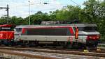 SNCF 15021 wird hier gerade zu ihrem Zug rangiert. Basel SBB. 01.06.12