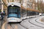 Ein 7-teiliger Bombardier Flexity Outlook C - Cityrunner der Linie T 2 (nach Arenc le Silo) der Straenbahn in Marseille.