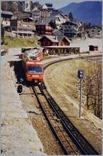 Finhaut zur Zeit des Stromschienenbetriebes, welcher in dieser raunen Landschaft durchaus Sinn macht, aber nicht dem Geschmack des BAV im fernen Bern entspricht, obwohl er im nahen Europa keiner daran