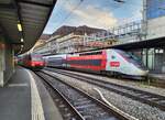 Der TGV Lyria 9264 bestehend aus dem Rame 4726 nach Paris Gare de Lyon verkehrt heute ausnahmsweise in Lausanne von Gleis 1.