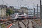 Nach der Ankunft in Lausanne von Paris Gare de Lyon verschwand der TGV Lyria Rame 4718 in der Abstellanlage und wird hier nun für den TGV Lausanne - Paris (via Genève) bereitgestellt, wobei immerhin ein etwas besseres Bild des ganzen Zuges gelungen ist. 

2. Sept. 2024
