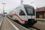 4110 617-6 stand als IC 2179(Warnemünde-Dresden)außerplanmäßig am Gleis 5 in Warnemünde.08.01.2022