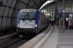 5 370 002 von der PKP Intercity mit dem EC 45 nach Warszawa Wschodnia in Berlin Hbf.