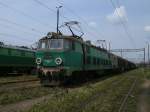 ET22-1072 vor einem Gterzug im Rangierbahnhof Szczecin Port Centralny am 14.Mai 2011.