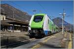 Der Trenord ROCK ETR 421 034 (UIC 94 83 4421 034-2 I-TN) wartet in Domodossola auf die Abfahrt nach Milano Centrale.