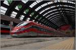 Ein neuer FS ETR 400 (Frecciarossa 1000) in Milano Centrale.