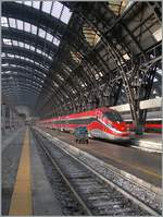 Der FS Treniatila ETR 400 015 (Frecciarossa 1000) in Milano Centrale.