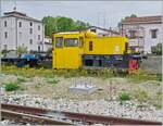 Dieser zweiachsige Dieseltraktor der IT RFI steht in Brescello-Viadana der Strecke Parma - Suzzara. Hier in Brescello und Umgebung wurden die bekannten  Don Camillo -Filme gedreht. 
17. April 2023 Dieser zweiachsige Dieseltraktor der IT RFI steht in Brescello-Viadana der Strecke Parma - Suzzara. Hier in Brescello und Umgebung wurden die bekannten  Don Camillo -Filme gedreht. 
17. April 2023