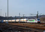 Die an die Cargologic AG (Kloten) vermieteten und bei der BLS Cargo AG eingestellten 186 910  (91 83 2186 910-2 I-BLSC) der AKIEM SAS, fährt am 03.03.2021 mit einem Kesselwagenzug durch Betzdorf (Sieg) in Richtung Siegen. Die Lok macht Werbung für die Rollende Landstraße (RoLa) Freiburg i.B. - Novara der RAlpin AG.

Die TRAXX F140 MS wurde 2008 von Bombardier in Kassel unter der Fabriknummer 3437 gebaut und hat die Zulassungen für Deutschland, Österreich, Schweiz und Italien. Ursprünglicher Eigentümer war das Leasingunternehmen CBRail S.à r.l., ab 2013 dann Macquarie European Rail Limited (Luxembourg) und nun die AKIEM SAS, die das Leasinggeschäft für Schienenfahrzeuge der Macquarie Europeto Rail im April 2020 erworben hat.

Die Station (Mieter) der TRAXX waren u.a.:
Geliefert an  CBRail S.à r.l. (Luxembourg)  als E 186 910, eingestellt von Bombardier Transportation Kassel unter NVR-Nummer 91 80 6186 910-6 D-BTK und vermietet an Linea S.p.A., Pozzolo Formigaro (Italien)
2012 Rail Cargo Italia S.r.l..
2014 vermietet an Crossrail AG (91 83 2186 910-2 I-XRAIL)
2017  vermietet an SBB Cargo International AG
Seit 2018 Cargologic AG, Kloten (ehemals Crossrail)