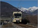 Der FART Centovalli-Express ABe 4/8 45 von Domodossola nach Locarno hat soeben Domosossola verlassen und errecht nun Croppo.