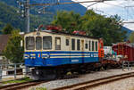 Der SSIF Squadra Manutenzione De 4/4 18, ex SSIF ABDe4/4 18, ex FART ABDe4/4 18, ex FRT ABFe 4/4 18, ex FRT BCFe4/4 18 ist am 15 September 2017 beim Bahnhof Santa Maria Maggiore (Stazione SSIF di Santa Maria Maggiore) abgestellt.

Als BCFe 4/4 wurden die ersten acht elektrischen Triebwagen bezeichnet, die die Società subalpina di imprese ferroviarie (SSIF) zusammen mit der Società delle Ferrovie Regionali Ticinesi (FRT, Vorgänger der FART) 1923 zur Eröffnung der Strecke zwischen Locarno und Domodossola angeschafft haben. Ursprünglich gehörten die Triebwagen 11–16 der SIFF, die Triebwagen 17+18 der FRT. Anlässlich der anschließenden wurden 1956 die Triebwagen in ABFe 4/4 und ab 1960 in ABDe 4/4 umgezeichnet.

Die Fahrzeuge wurden von Carminati e Toselli (CeT) in Mailand hergestellt. Die elektrische Ausrüstung wurde von der BBC-Tochter Tecnomasio Italiano Brown Boveri (TIBB) geliefert. Die Fahrzeuge konnten auf der Rampe mit 60 Promille Steigung eine Anhängelast von 65 Tonnen befördern und erreichten dabei 20 km/h. Bis in die Mitte der 1950er Jahre wurde mit den Fahrzeugen der gesamte Betrieb abgewickelt. Um 1956 wurden sie umbenannt, weil sie wie alle Fahrzeuge in dieser Zeit an die neue Klasseneinteilung angepasst wurden. Heute bezeichnet man sie als ABDe 4/4. Mit der Inbetriebnahme der vier ABe 8/8, welche die internationalen Schnellzüge übernahmen, traten sie in die zweite Reihe.

Als im Jahr 1945 zwei der drei Triebwagen der Locarno–Ponte Brolla–Bignasco-Bahn (LPB, auch bekannt als Maggiatalbahn) bei einer Frontalkollision beschädigt wurden, brauchte man dringend ein Ersatzfahrzeug. Deshalb entfernte man beim Triebwagen Nr. 18 den Pantografen über dem Gepäckabteil und ersetzte ihn durch eine Kontaktrute. Danach verkehrte er für gut einen Monat auf der Maggiatalbahn, bevor er wieder abgezogen wurde. 1964 bis zur Stilllegung am 28. November 1965 verkehrte regelmäßig auf der Maggiatalbahn eingesetzt. Nach einer Kollision mit dem ABe 8/8 22 im August 1987 wurde der ABDe4/4 18 an die SSIF verkauft. Die SSIF baute ihn 1972 wiederauf, zunächst rot lackiert wurde er nun als De 4/4 18 klassifiziert als Dienstfahrzeug verwendet.

Drei Fahrzeuge (11, 14, 15) fielen Bränden zum Opfer und wurden anschließend abgebrochen. Triebwagen Nummer 12 stieß im Oktober 1980 ebenfalls mit dem ABe 8/8 22 zusammen und wurde in der Folge verschrottet. Der Triebwagen 16 bekam im Jahr 1975 in der SSIF Werkstatt einen neuen stählernen Wagenkasten. der Triebwagen 17 wurde 1962 einer Modernisierung unterzogen, bevor er 1967 wie auch der 18er von der FART an die SSIF verkauft wurde.

TECHNISCHE DATEN:
Gebaute Anzahl: 8
Baujahr: 1923
Spurweite: 1.000 mm (Meterspur)
Achsformel: Bo'Bo'
Länge über Puffer: 14.400 mm
Drehzapfenabstand: 8.500 mm
Achsabstand im Drehgestell: 2.200 mm
Laufraddurchmesser: 920 mm (neu)
Dienstgewicht: 29,7 t
Höchstgeschwindigkeit: 45 km/h
Stundenleistung: 418 PS
Übersetzung: 1:5,1
Stromsystem: 1.200 V Gleichstrom
Zugbremse: Druckluft
Kupplungstyp: Zentralpuffer mit 2 Schraubenkupplungen
Sitzplätze: 36 (6 in der 1. und 30 in der 2. Klasse)

Trotz Unfällen und Außerdienststellung sind die Triebwagen Nr. 16, 17 und 18 weiterhin bei der SSIF (als Diensttriebwagen) vorhanden
