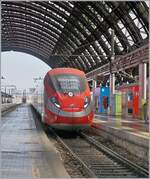Der FS Trenitaila ETR 400 024 erreicht den Bahnhof von Milano Centrale, welcher mit seinen wunderschönen, mächtigen Bahnhofshalle zu begeistern vermag.

17. Sept. 2025

