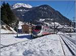 Ein FS ETR 610 als EC 15 von Zürich nach Milano bei der Durchfahrt in Airolo.