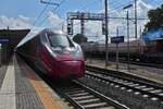 Hochgeschwindigkeitszug Italo ETR 675 07, hlt im Bahnhof von Ferrara. 08.05.2025