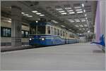 Der SSIF ABe 8/8 21  ROMA  (94 83 4880 021-1 I-SSIF) wartet im Bahnhof Locarno FART als R73 136 auf die Abfahrt nach Domodossola. Durch die Ablieferung der neuen FART und SSIF Stadler Triebzüge dürften die Einsätze der aus den 1950er Jahre stammendem, typischen  SSIF/FART Triebwagen wohl bald zu Ende gehen. 

1. Oktober 2025