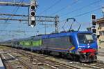 Lok E464.342 schiebt ihren Zug aus dem Bahnhof von Verona Porta Nuova in die Abstellung. 09.05.2025