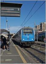 Mit einem Steuerwagen an der Spitze erreicht der FS Trenitalia interCity iC 501 von Sestri Levante nach Napoli den Bahnhof von Civitavecchia. 
27. Sept. 2025 Mit einem Steuerwagen an der Spitze erreicht der FS Trenitalia interCity iC 501 von Sestri Levante nach Napoli den Bahnhof von Civitavecchia. 
27. Sept. 2025