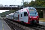 Der CFL KISS 2311 verlsst am 03.08.2018 den Bahnhof von Clervaux.