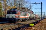 Ex-LOCON, heute RFO 1831 schleppt ein Kesselwagenzug durch Wijchen richtung Tilburg am 30 November 2019.