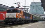 Froschbold von HUSA 1606 mit Nachtzug in Utrecht Centraal am 4 März 2012.