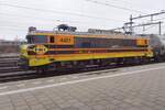 Am grauen 19.Februar 2023 treft RRF 4401 mit ein Kesselwagenzug in Amersfoort ein. INs ra der Mehrsyustemmietloks ist die Einsatz einer ex-1600/1800 bei die RRF eher rar geworden.