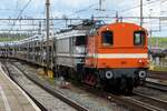 RFO 683 rangiert ein BLG-Ganzzug samt Ellok in Amersfoort am 25 Mai 2021.