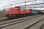 Vlaamse Reus 6509 steht mit ein Reisewagen als Sonderzug am 17 März 2025 in Roosendaal.