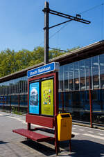 Im Bahnhof Utrecht Maliebaan am 29 April 2025, seit 1954 ist hier auch das NSM - Nederlands Spoorwegmuseum / Niederländischen Eisenbahnmuseum (seit 2005 Het Spoorwegmuseum) untergebracht. Rechts das Gleis 2 ist noch aktiv, hierher betreibt die Nederlandse Spoorwegen einen Pendelverkehr von Utrecht Centraal.