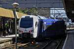 Limax Flirt 3 von Arriva, (94 84 4 030 550-4 verlässt den Bahnhof von Maastricht über die Kreuzungsweiche in Richtung Lüttich.Guillemines.