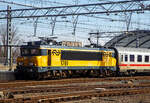 Die NS 1761 (91 84 1560761-6 NL-NS) hat am 31 Mrz 2018 mit einem EuroCity (DB IC-Wagen) den Bahnhof Amsterdam Centraal erreicht.
