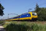 NS 186 034 schleppt ein IC-Direct durch Oisterwijk am 28 Juni 2019.