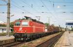 ÖBB 1044 121 durchfahrt am 22 Mai 2003 Bruck an der Leitha.