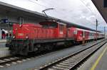 ÖBB 1063 008 rangiert am 5 April 2017 in Linz Hbf.