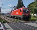 Die ÖBB 1116 098 rangiert mit ihrem RailJet in Bregenz.