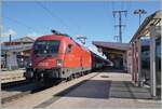 Die ÖBB 1116 273 hat in Singen von der SBB Re 4/4 II 11161 den IC Zürich Stuttgart übernommen.